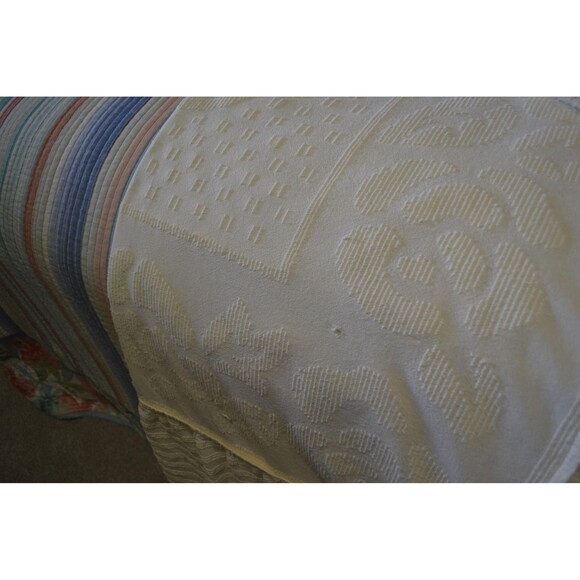 SALE Vintage Chenille Flower Power Mellow Yellow Bedspread - Picture 9 of 9